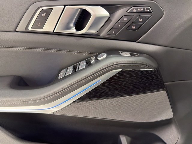 Used 2025 BMW X7 xDrive40i w/ Executive Package image 11