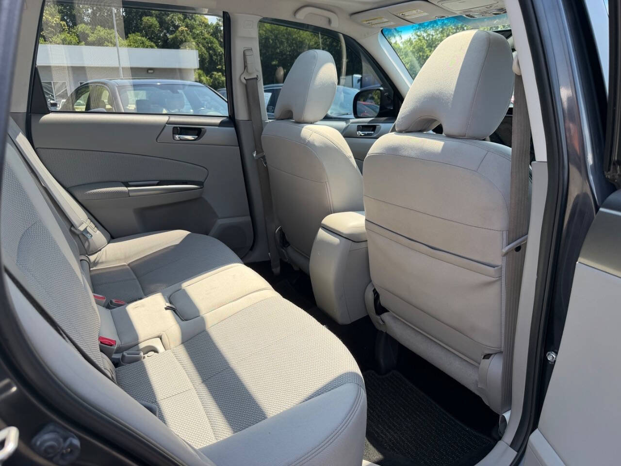 Used 2012 Subaru Forester 2.5X Premium w/ All-Weather Pkg AWD/4WD image 16