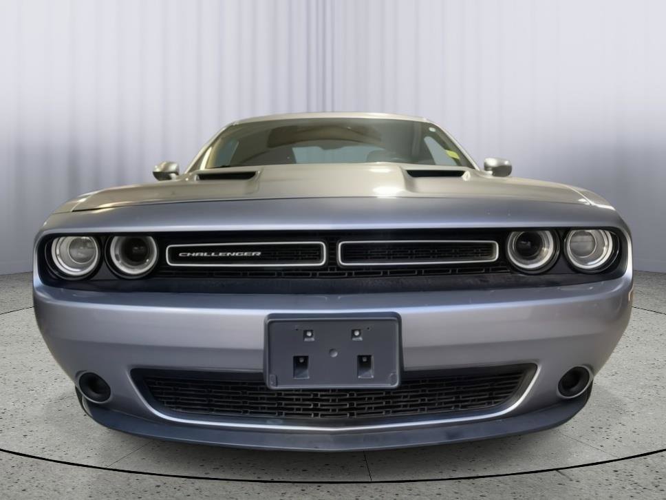Used 2016 Dodge Challenger SXT image 3