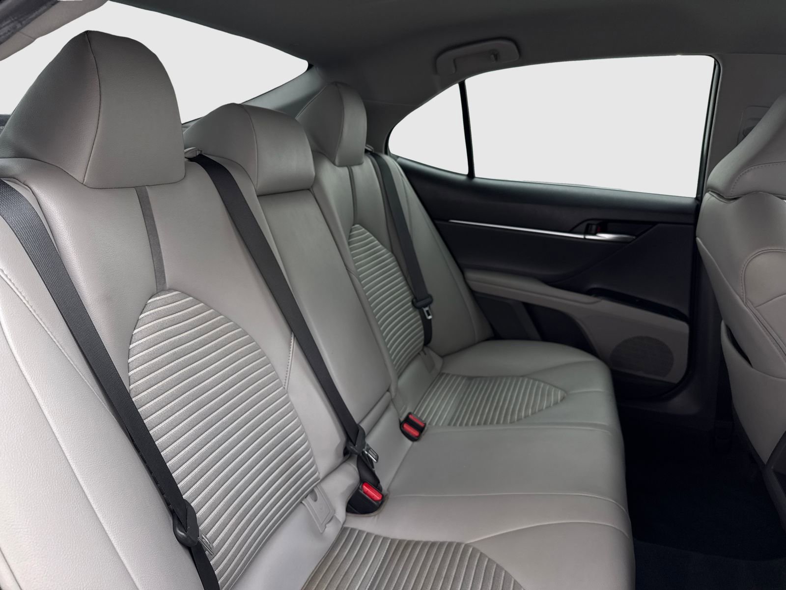 Used 2018 Toyota Camry SE w/ Convenience Package FWD image 43