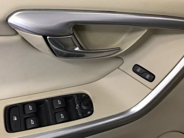 Used 2015 Volvo XC60 T5 Platinum AWD/4WD image 21