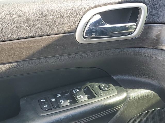 Used 2018 Jeep Grand Cherokee Laredo image 22