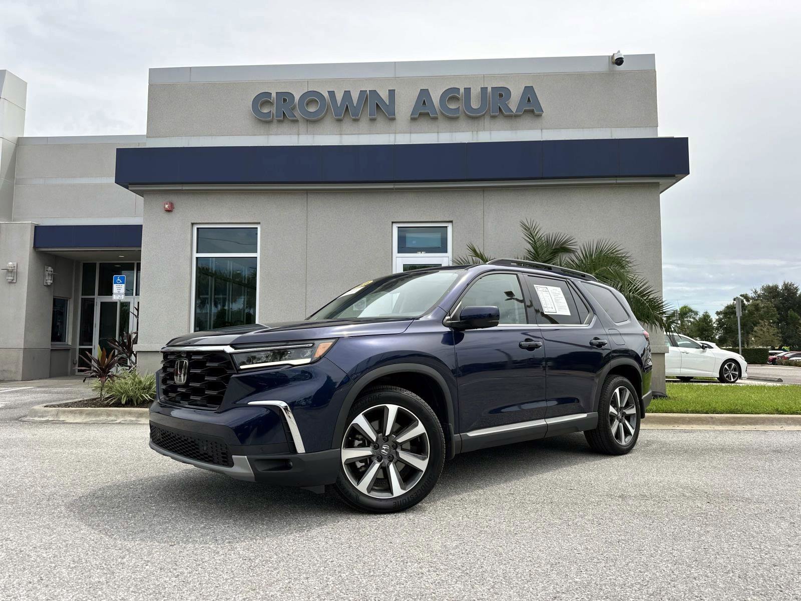 Used 2025 Honda Pilot Elite