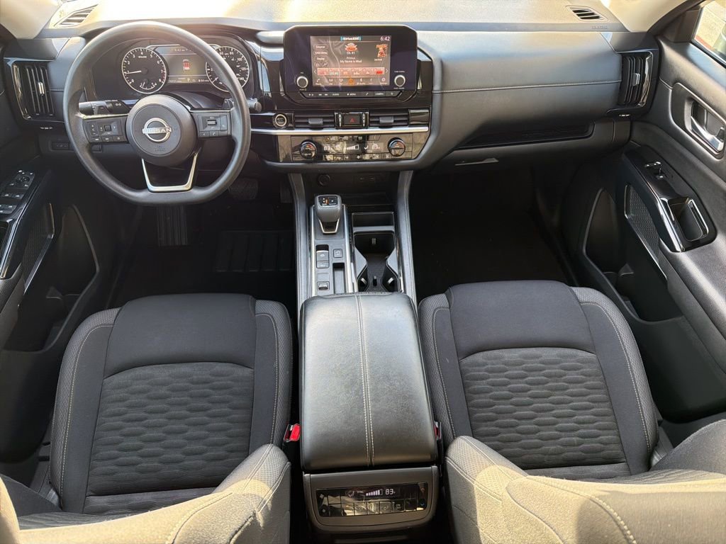 Used 2022 Nissan Pathfinder S image 17