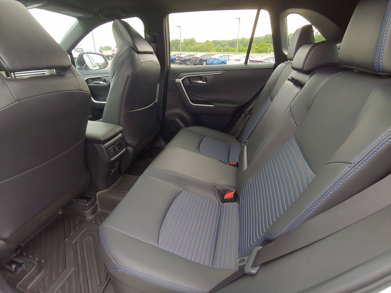 Used 2024 Toyota RAV4 XSE AWD/4WD image 26