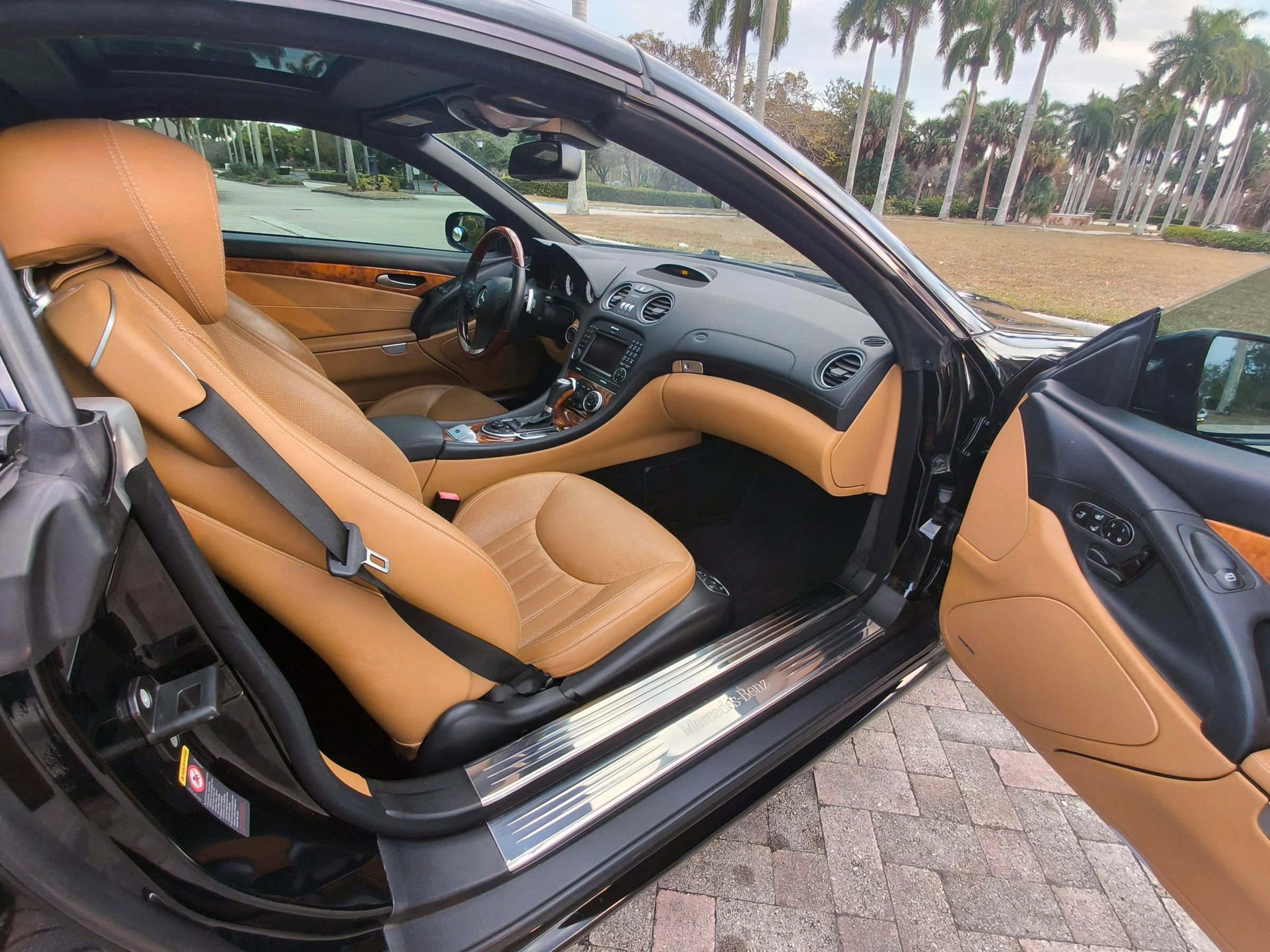 Used 2012 Mercedes-Benz SL 550 image 40