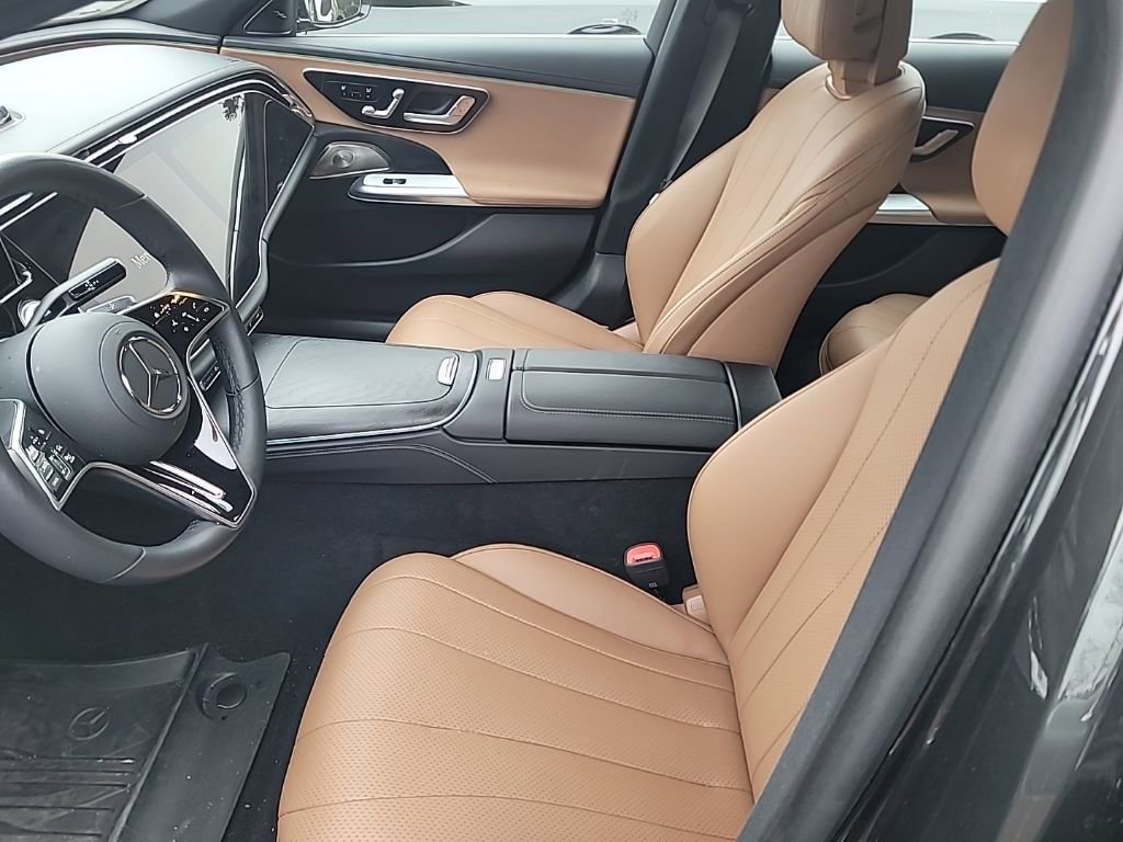 Certified 2025 Mercedes-Benz E 350 4MATIC Sedan image 4
