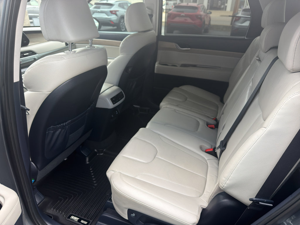 Used 2022 Hyundai Palisade SEL w/ 8P Bench Seat Package FWD image 9