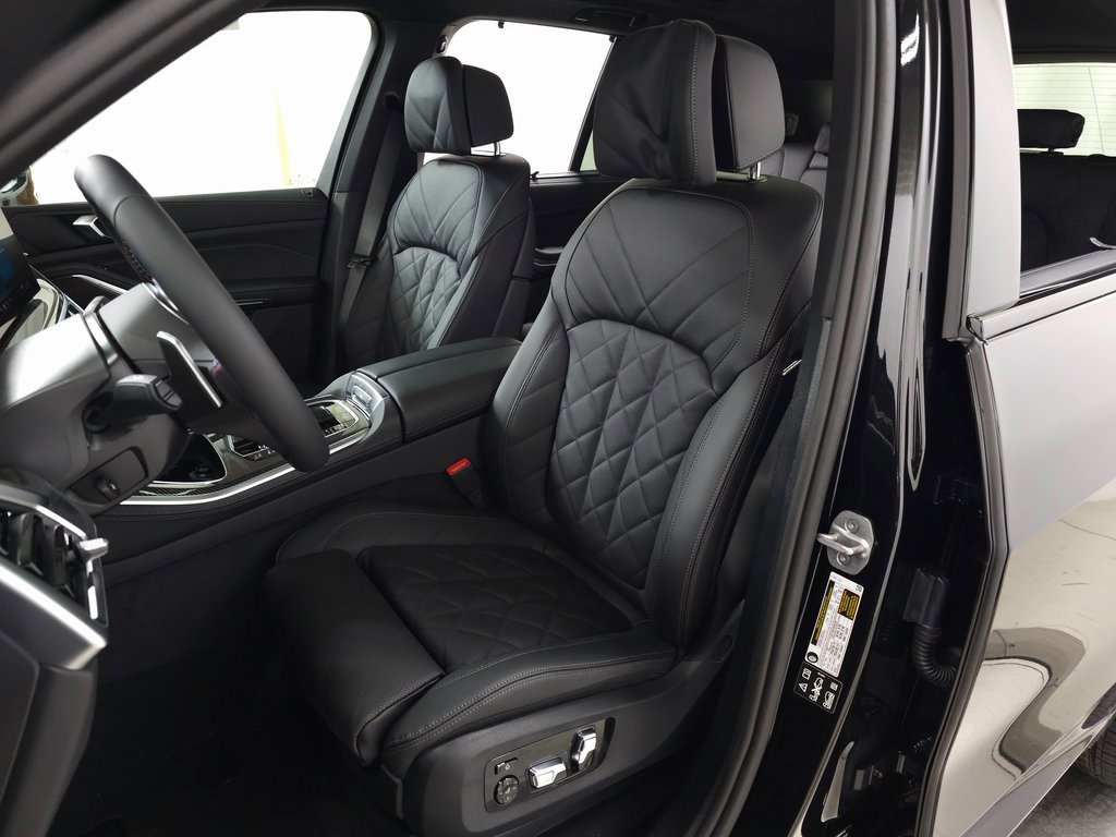 Used 2026 BMW X5 M60i w/ Executive Package image 13