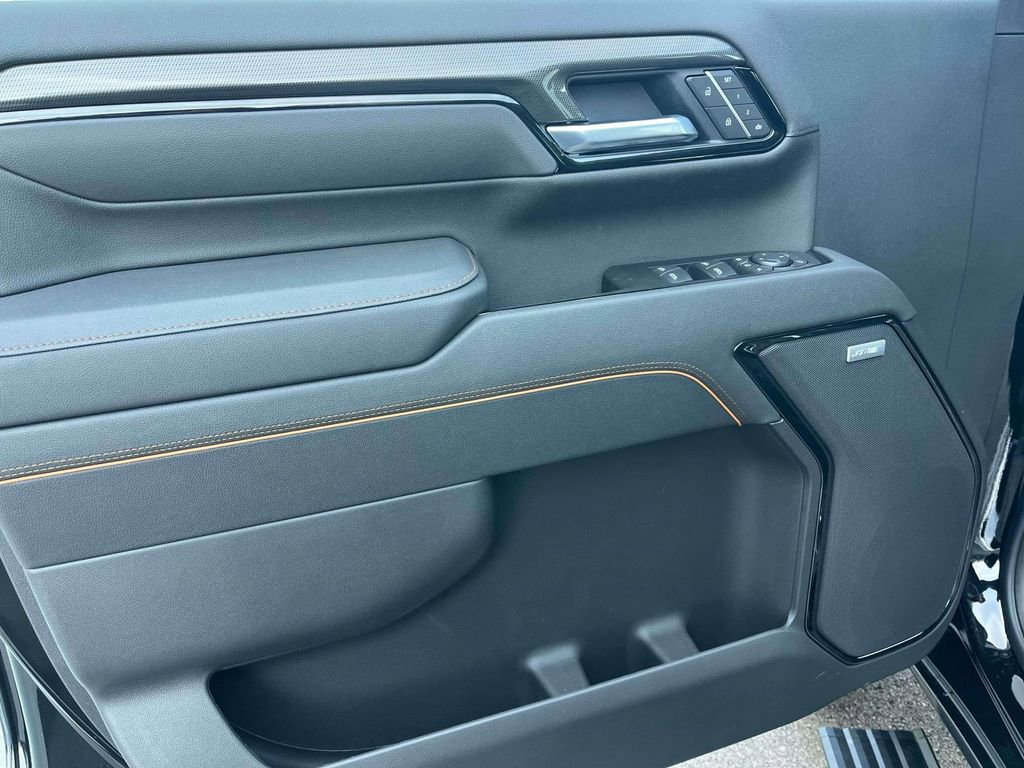 New 2026 GMC Sierra 2500 AT4 w/ Max Trailering Package image 18