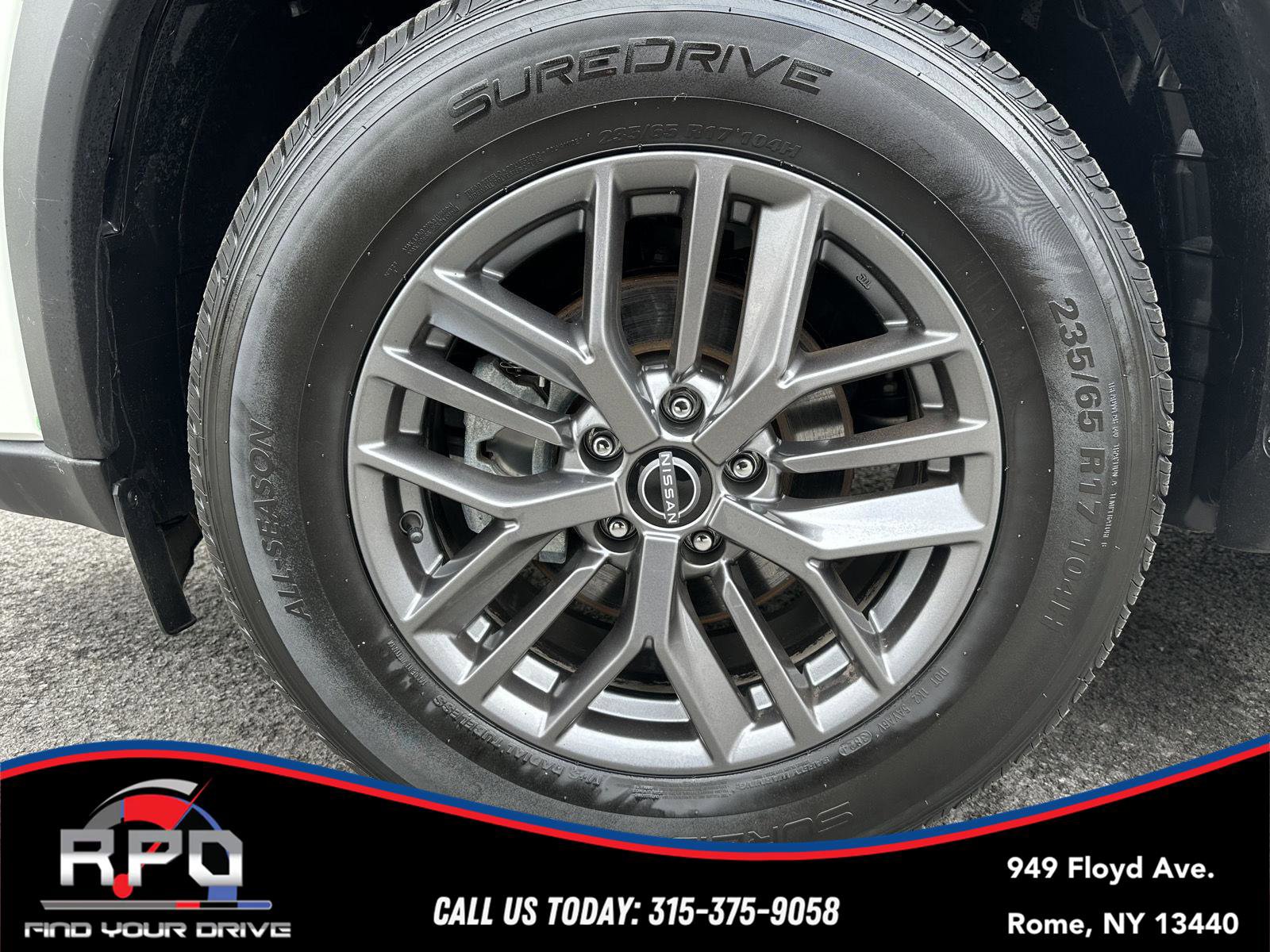 Used 2024 Nissan Rogue S image 8