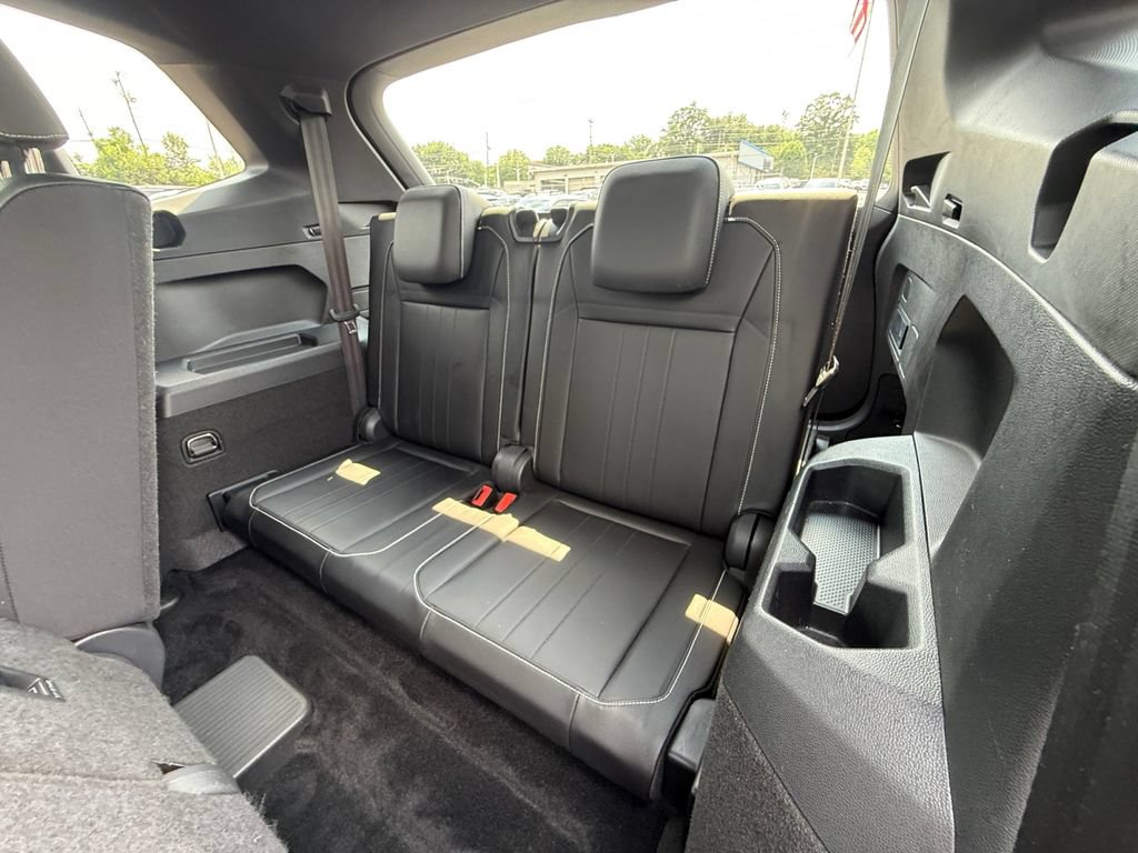 Used 2024 Volkswagen Tiguan SE R-Line FWD image 25