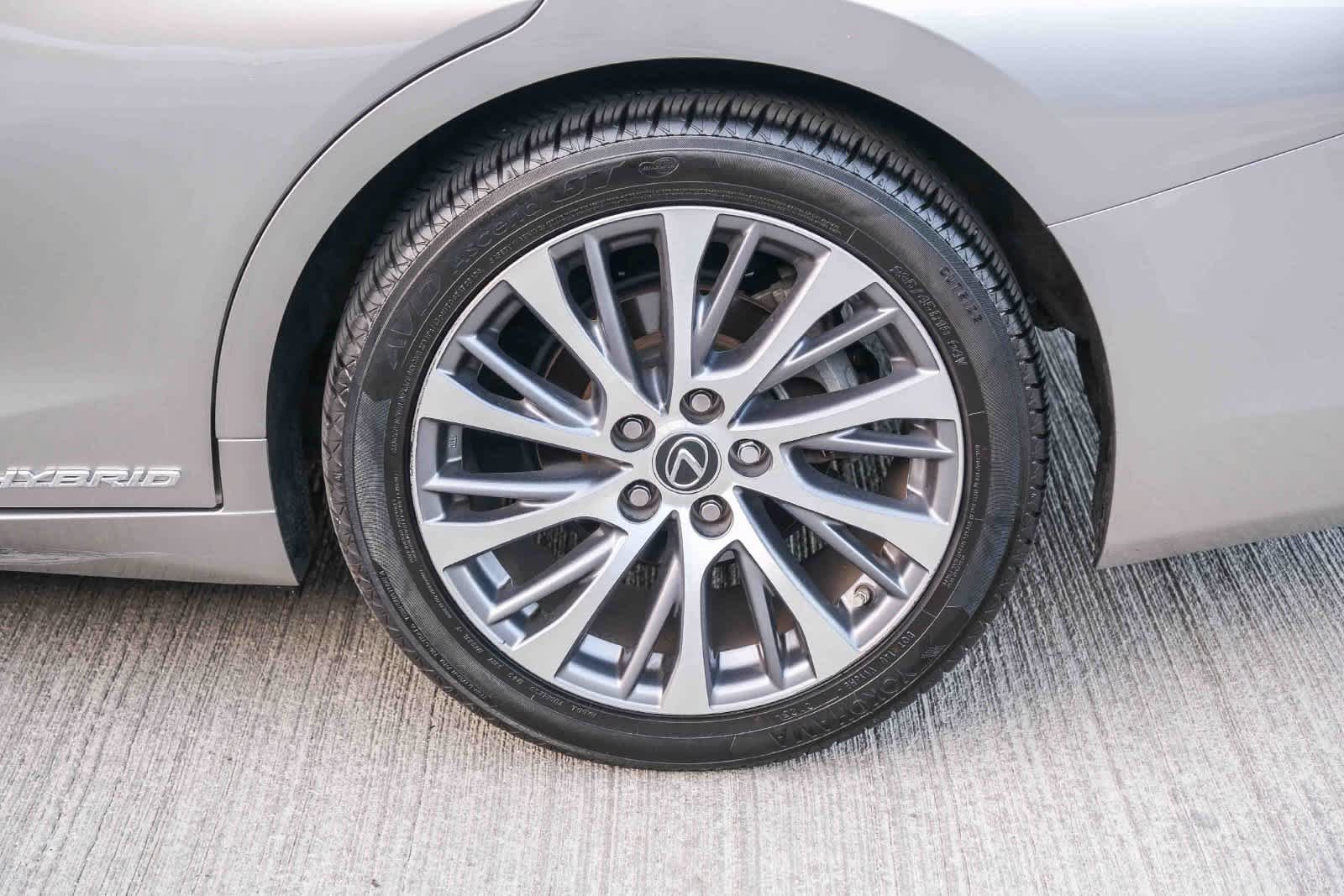 Used 2020 Lexus ES 300h w/ Premium Package FWD image 9