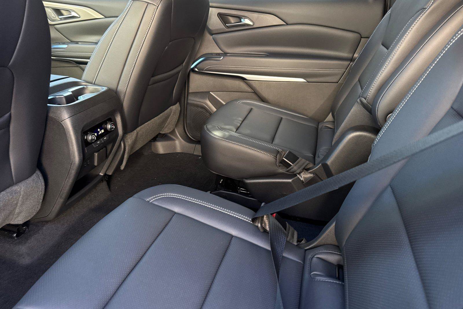 New 2026 Chevrolet Traverse LT w/ Midnight/Sport Edition FWD image 15
