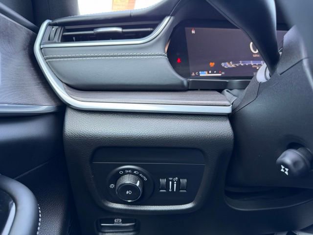 Used 2021 Jeep Grand Cherokee L Overland image 22