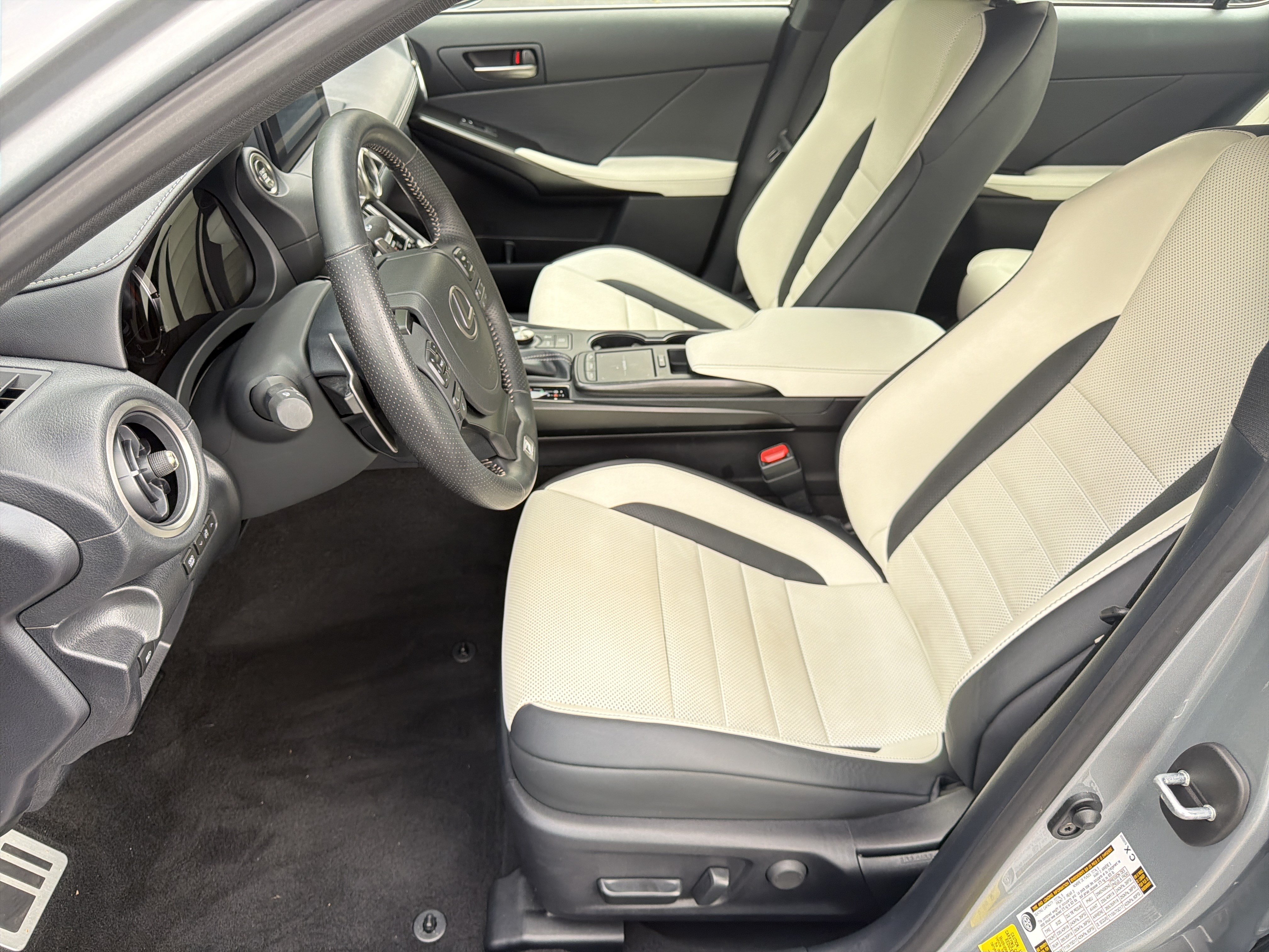 Used 2022 Lexus IS 350 F Sport w/ Accessory Package RWD image 11