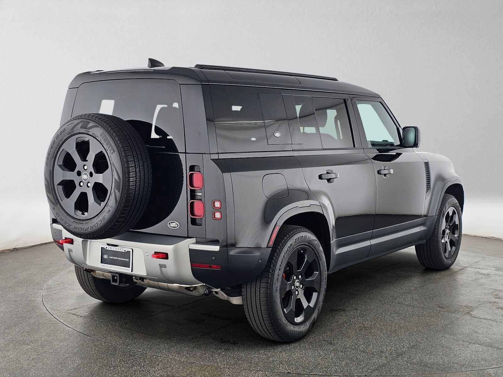 Used 2022 Land Rover Defender 110 S AWD/4WD image 5
