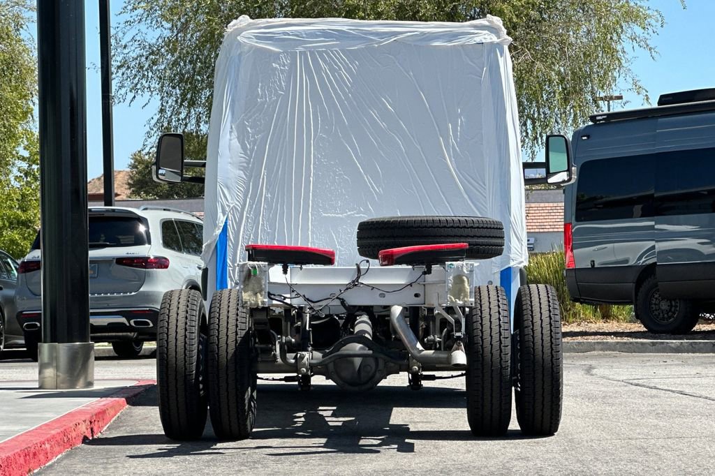 Used 2024 Mercedes-Benz Sprinter 4500 image 5