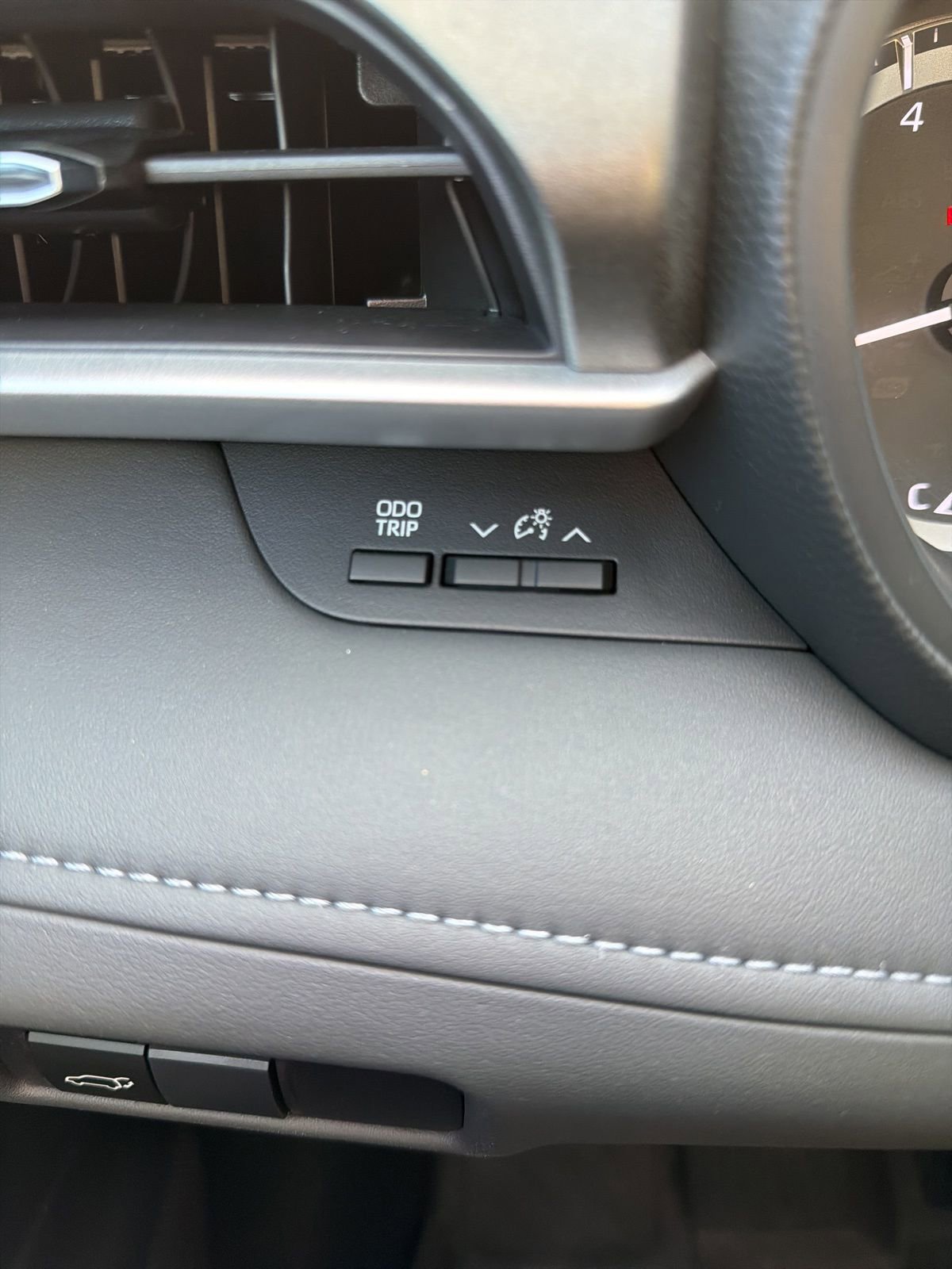 Used 2024 Toyota Highlander LE image 49