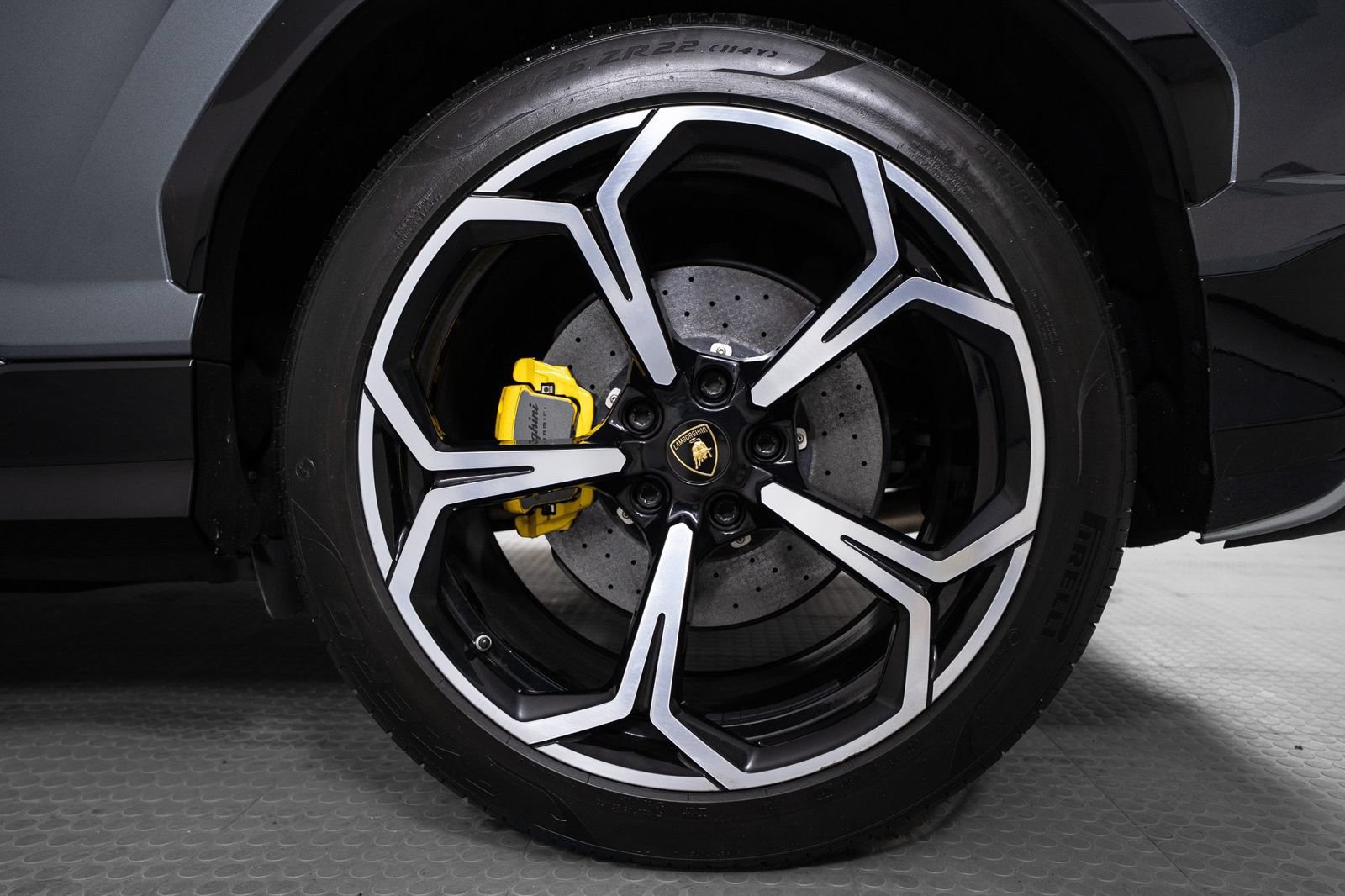 Used 2020 Lamborghini Urus AWD/4WD image 15