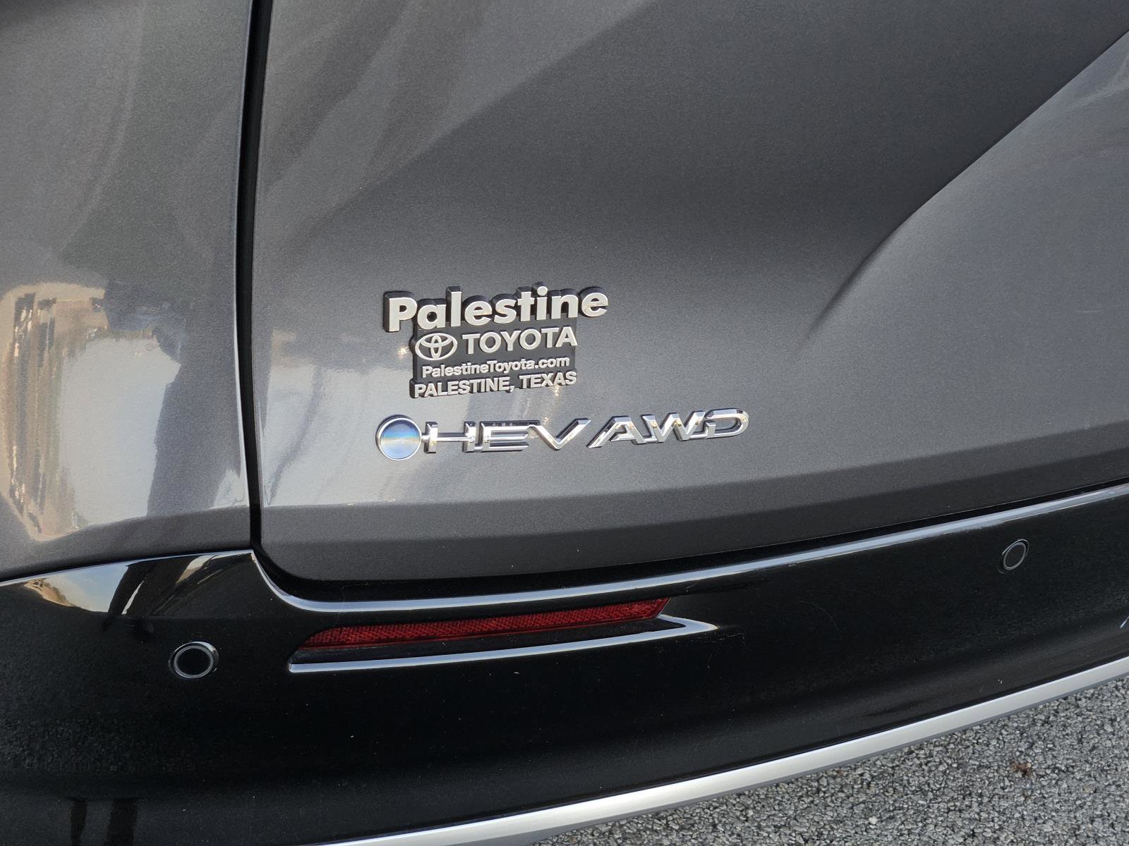 Used 2025 Toyota Sienna Limited image 7