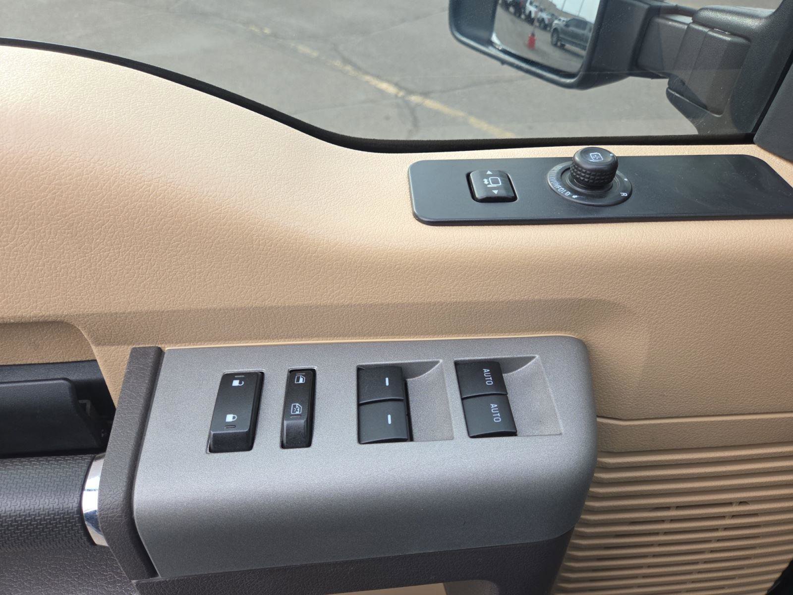 Used 2016 Ford F350 Lariat image 30