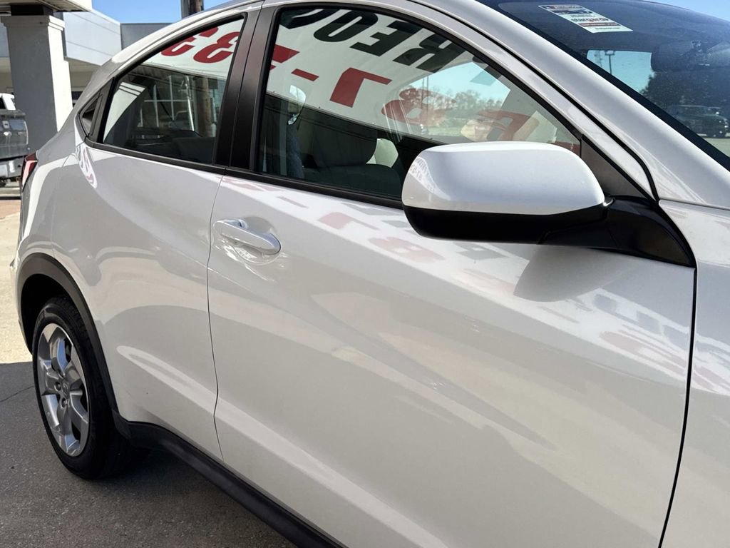 Used 2021 Honda HR-V LX image 16