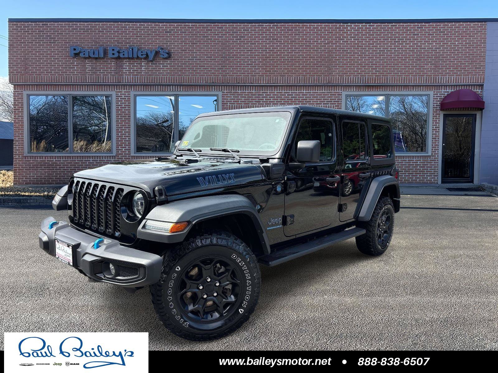 Used 2023 Jeep Wrangler Unlimited w/ Cold Weather Group AWD/4WD image 1