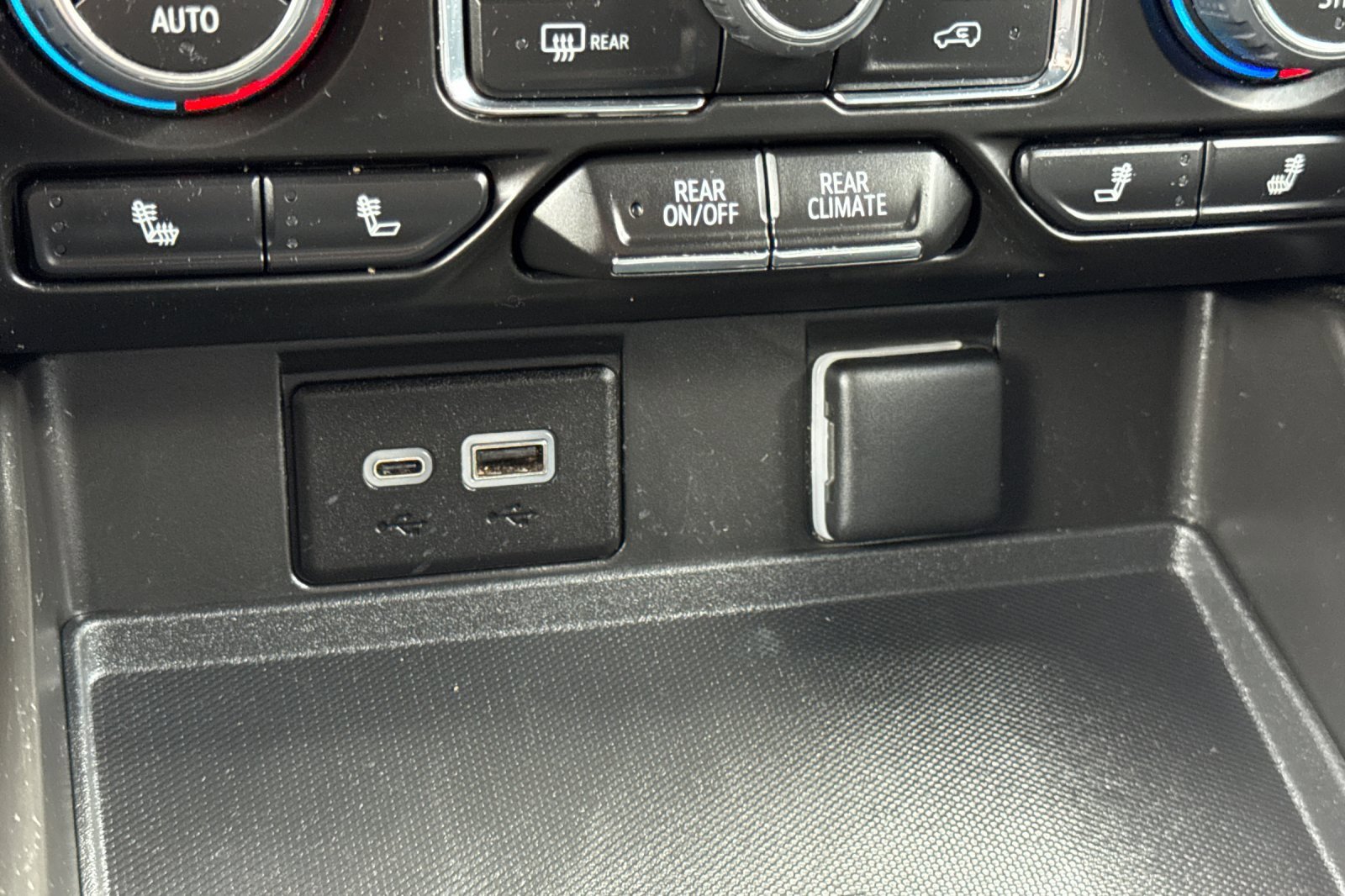 Used 2023 Chevrolet Tahoe LT w/ Luxury Package image 31