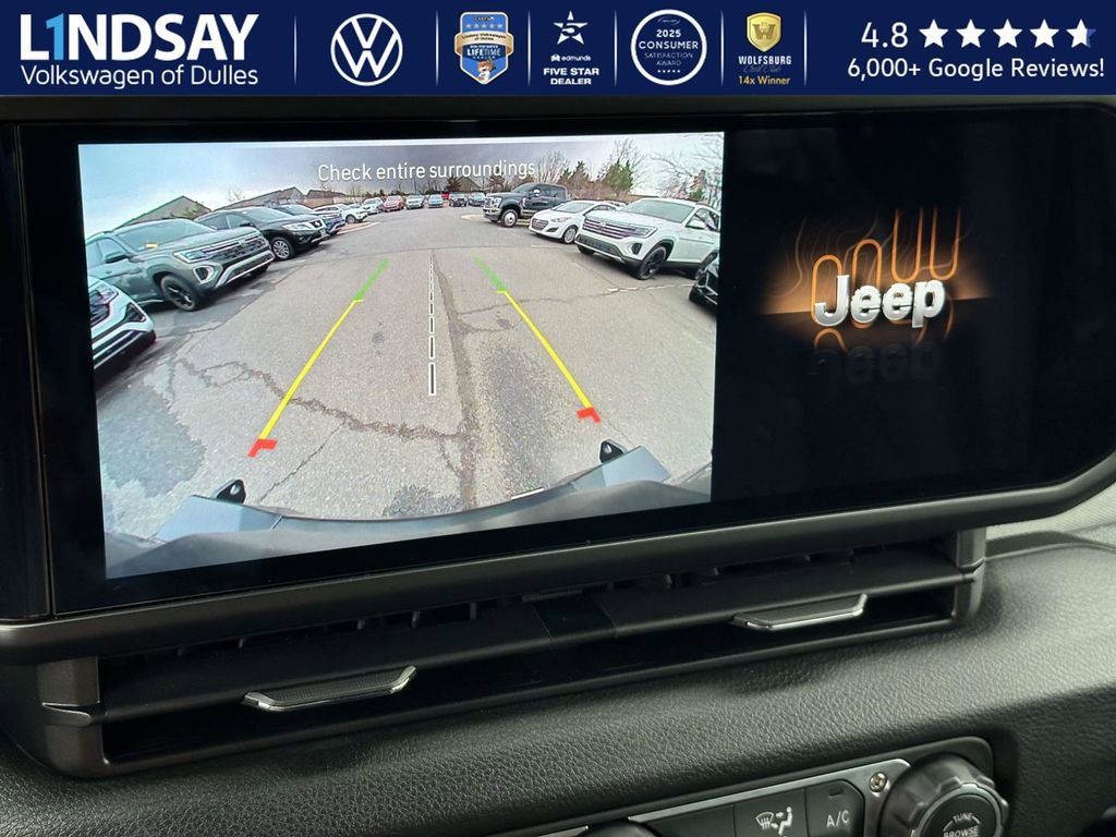 Used 2025 Jeep Wrangler Willys image 16