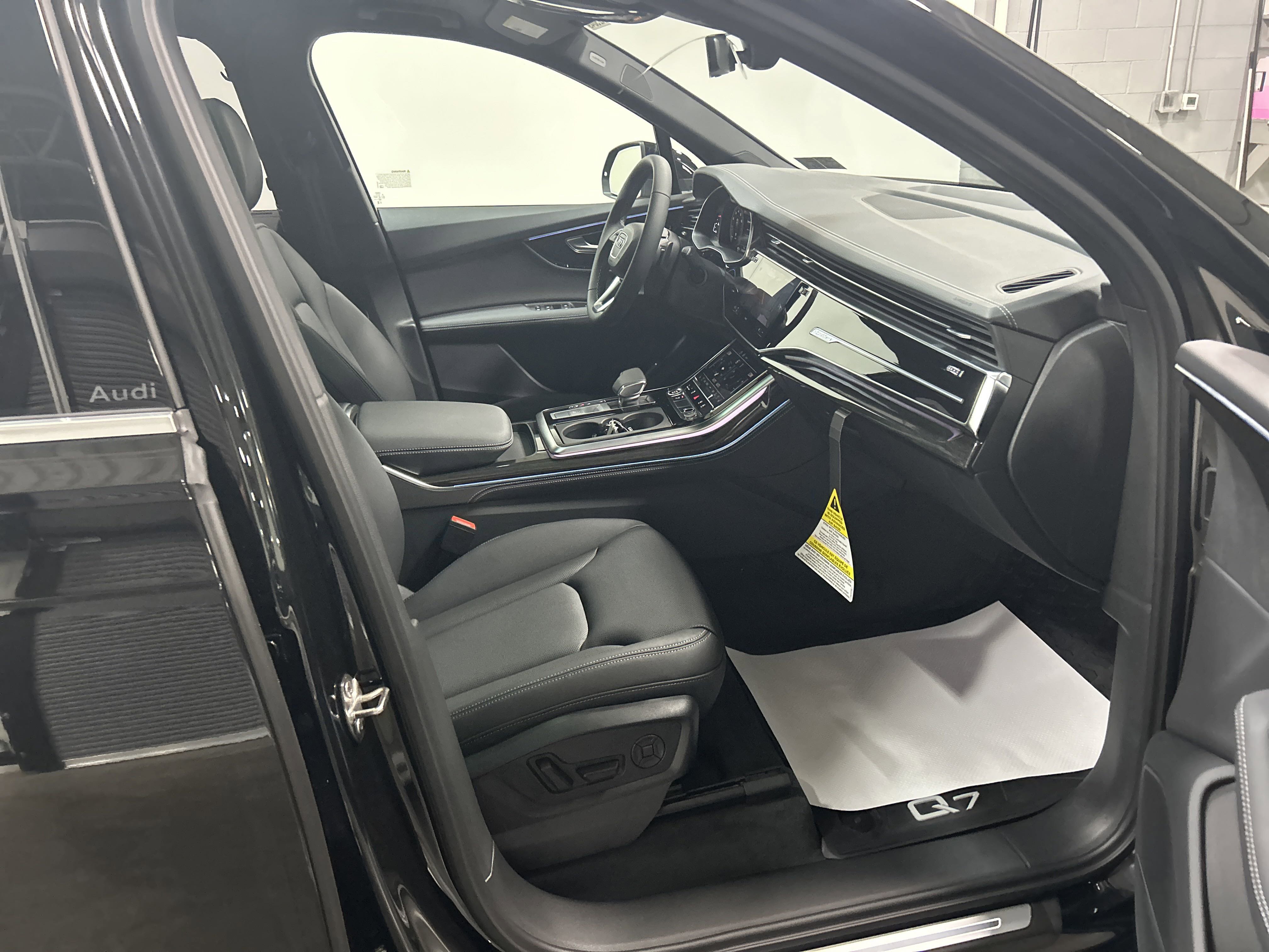New 2025 Audi Q7 Premium Plus image 37
