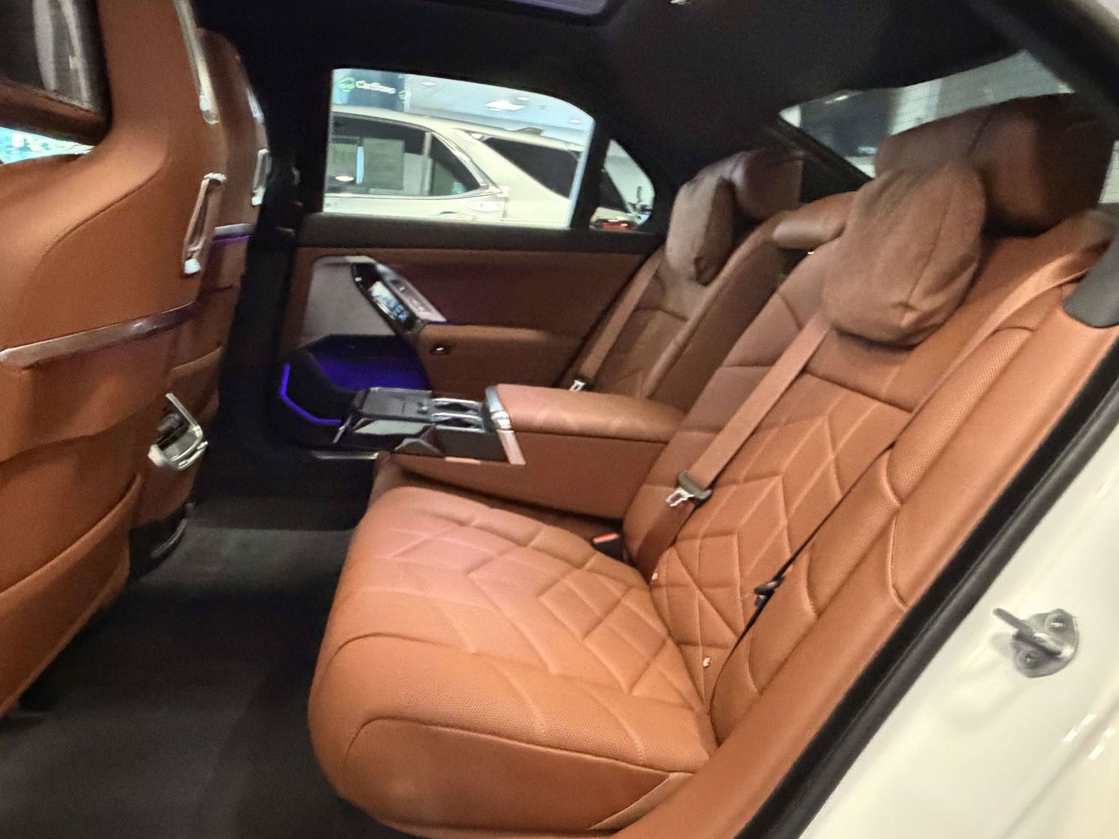 Used 2025 BMW i7 eDrive50 w/ M Sport Package RWD image 11
