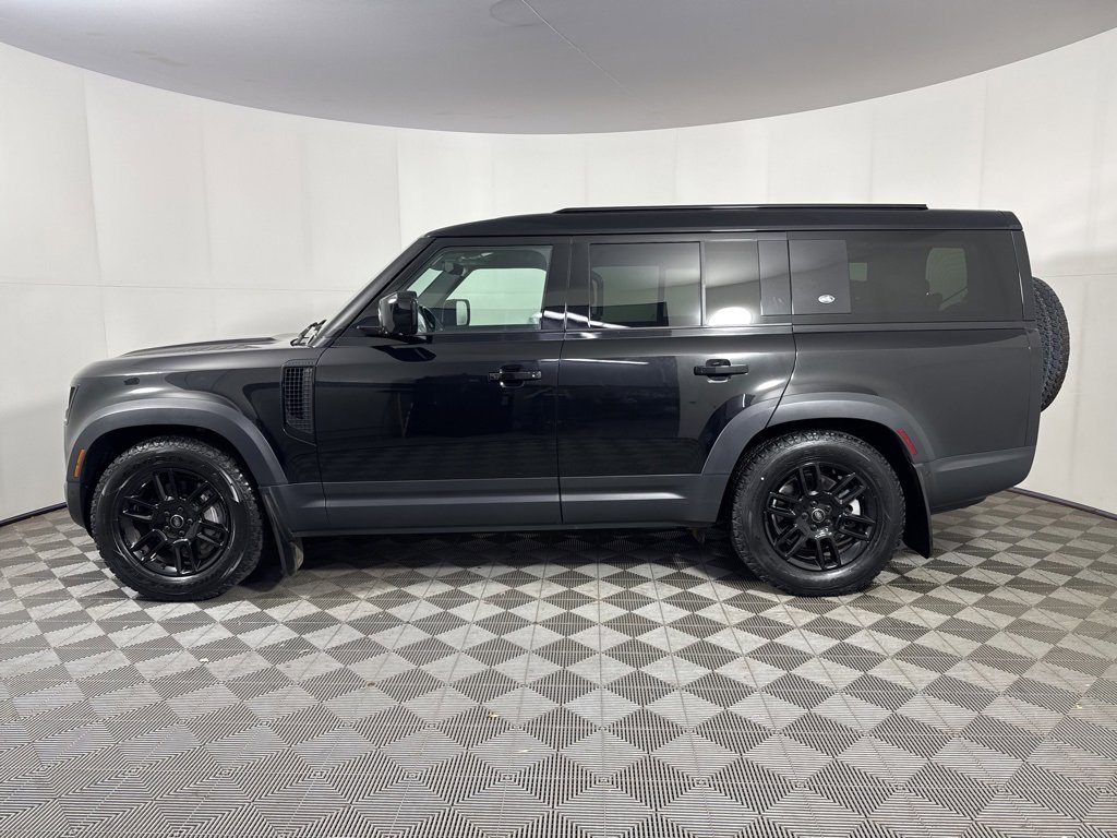 Used 2023 Land Rover Defender 130 S image 3