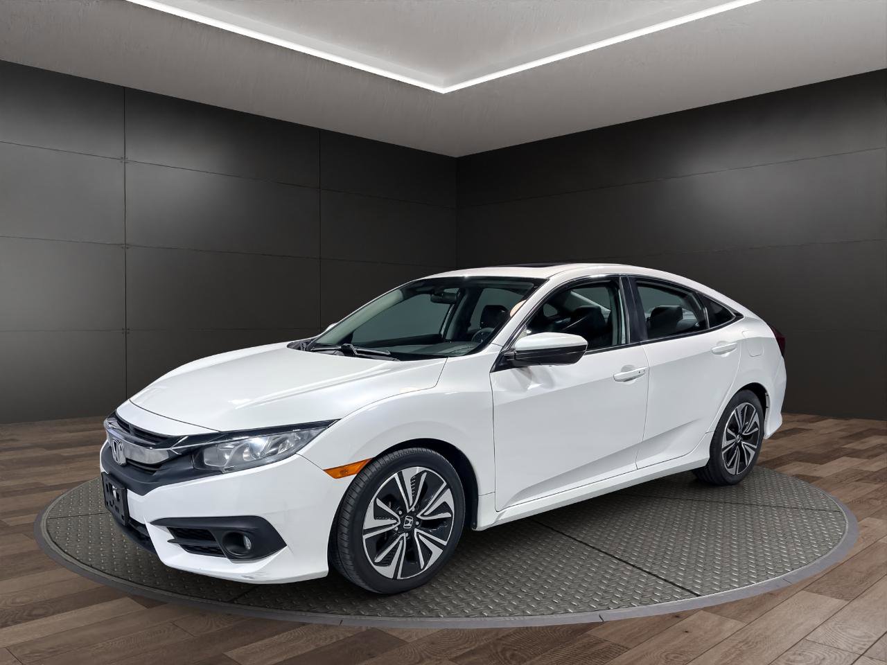 Used 2016 Honda Civic EX-T image 4