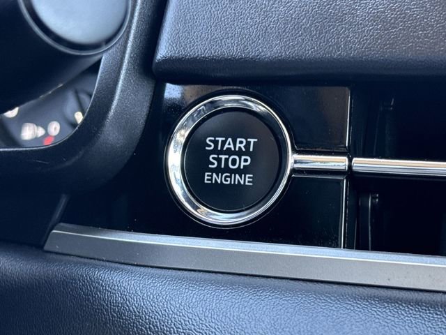 Used 2024 Mitsubishi Outlander SE image 27