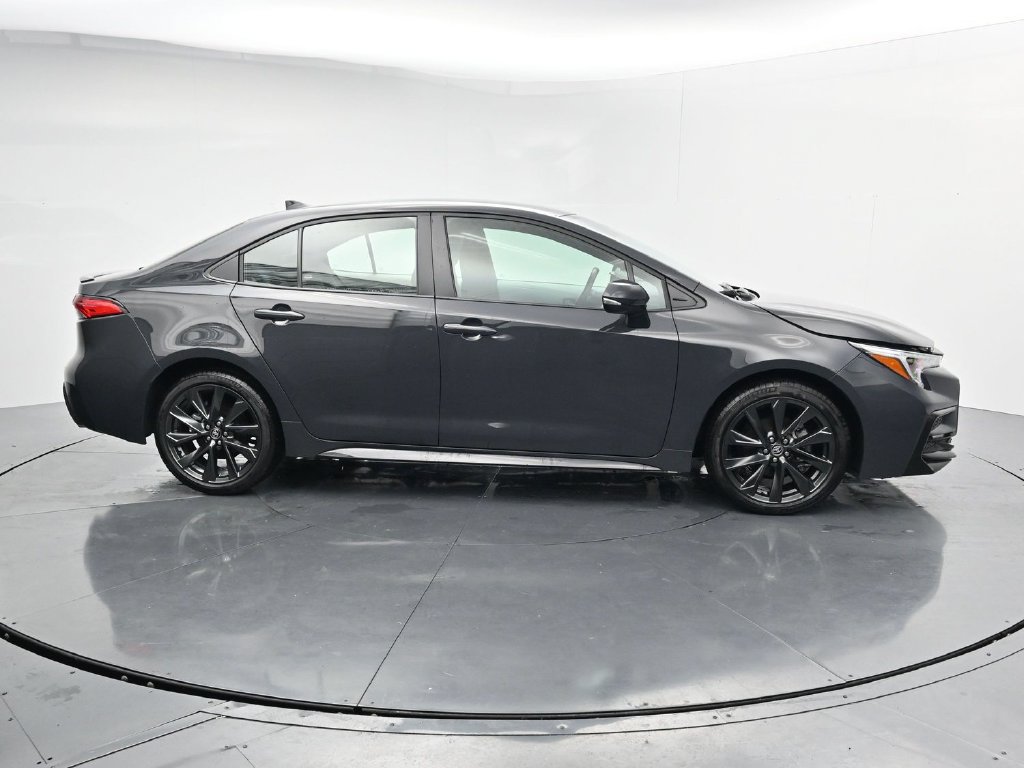 Used 2025 Toyota Corolla SE FWD image 9