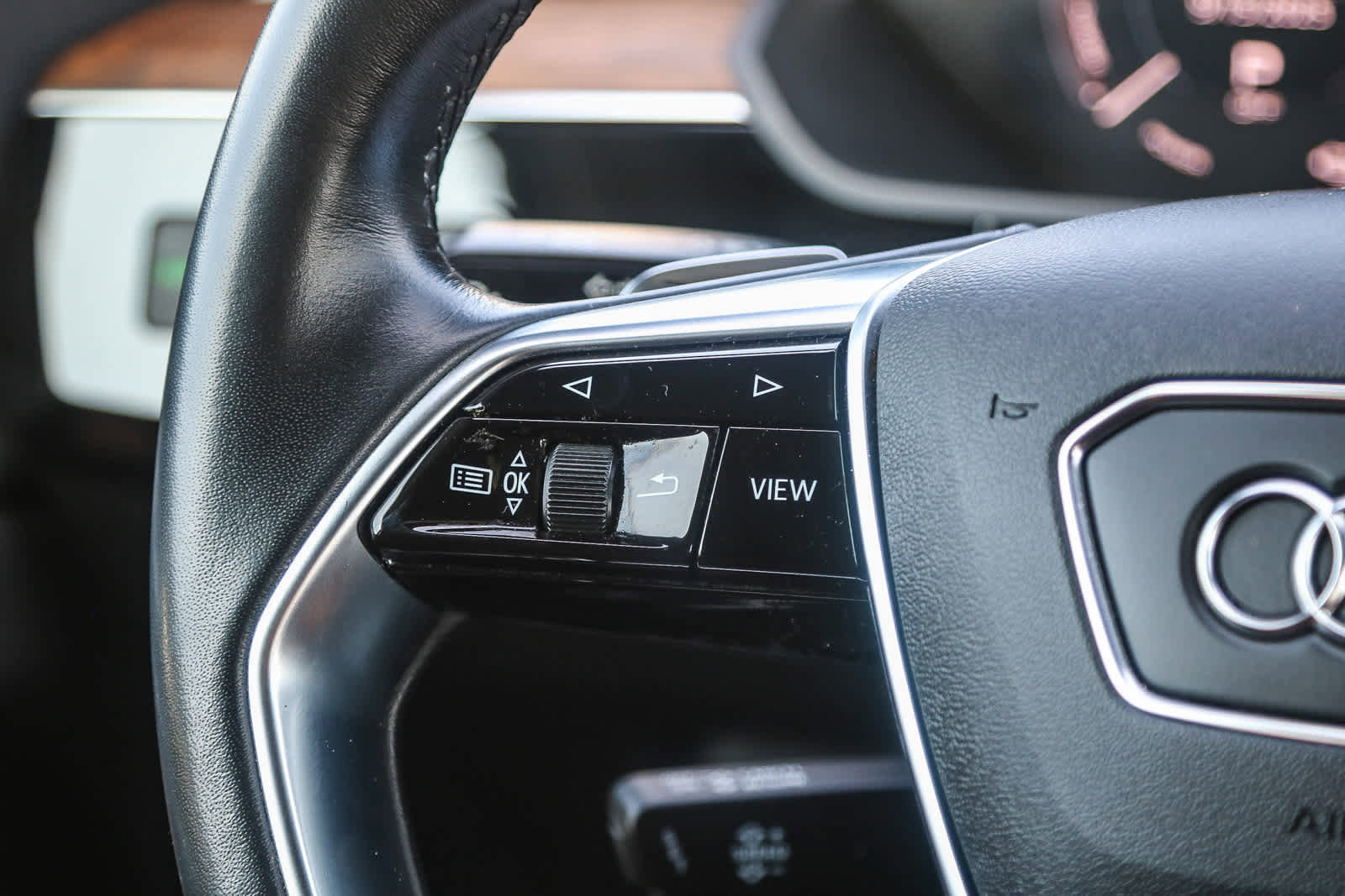 Used 2022 Audi e-tron Premium image 13