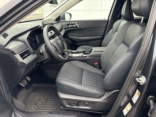 Used 2025 Mitsubishi Outlander SEL image 11