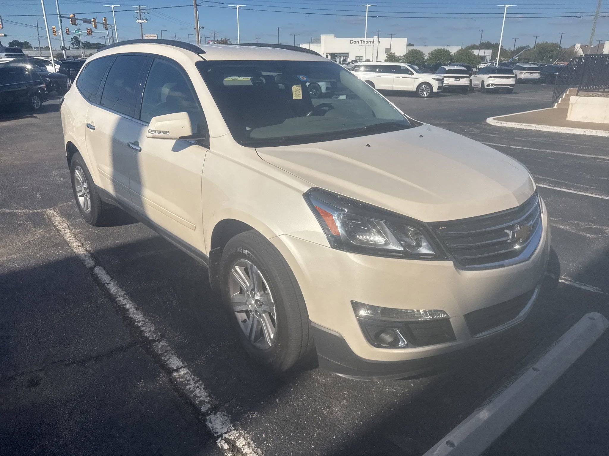 Used 2015 Chevrolet Traverse LT image 1