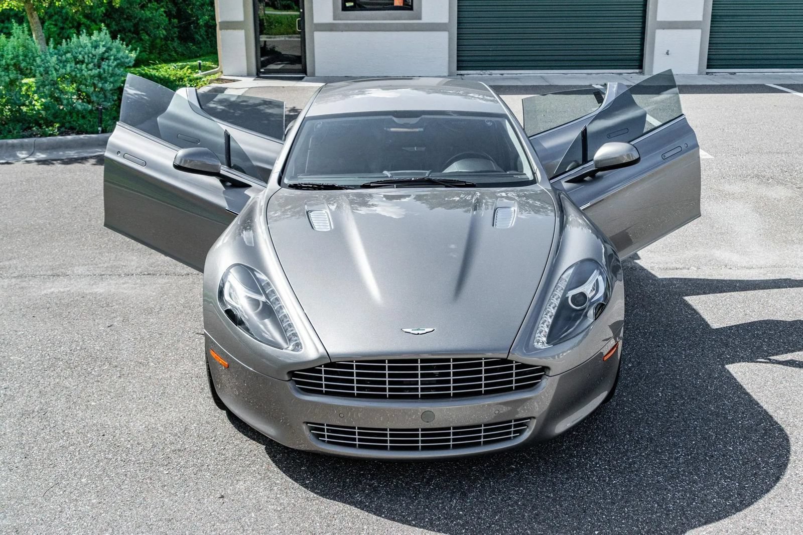 Used 2011 Aston Martin Rapide RWD image 3