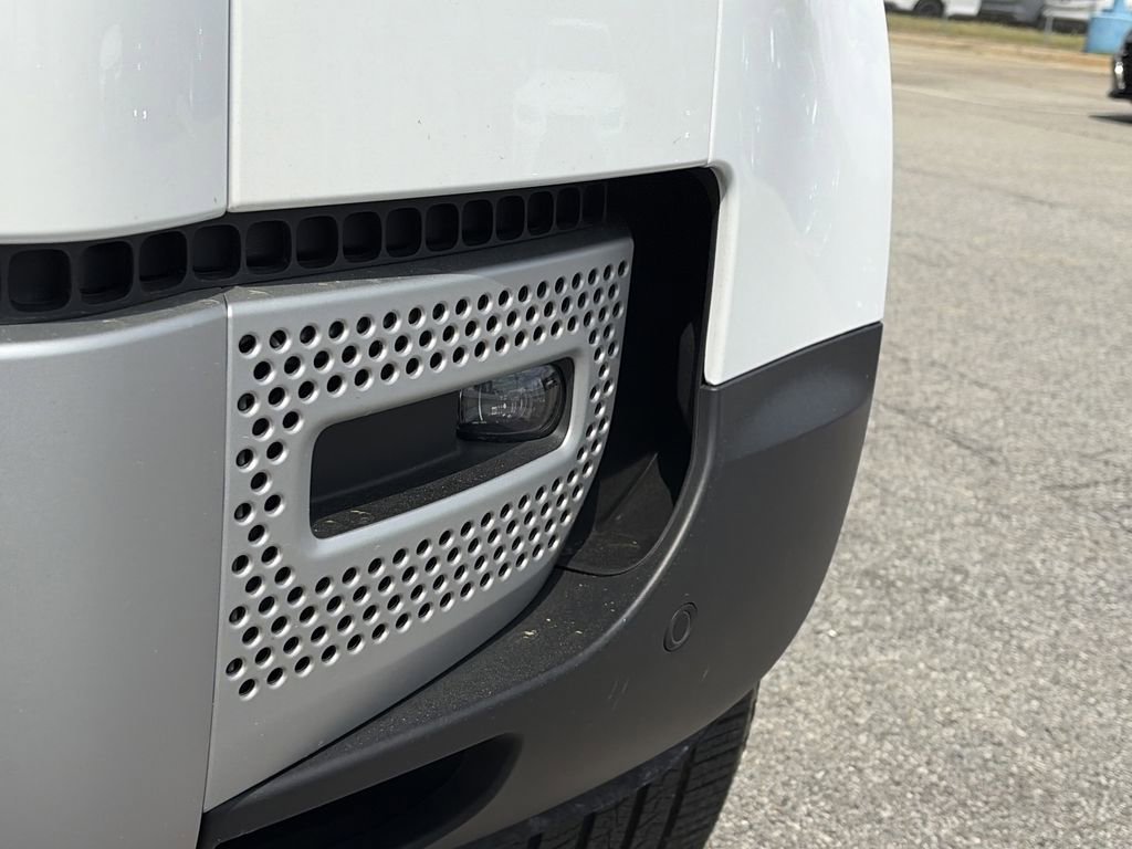 Used 2025 Land Rover Defender 110 S image 30