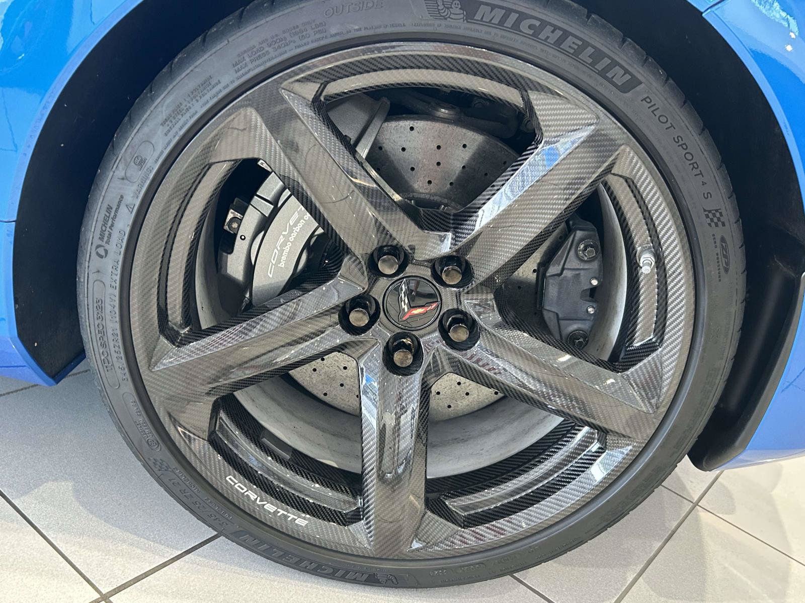 Used 2025 Chevrolet Corvette E-Ray w/ Stealth Interior Trim Package AWD/4WD image 8