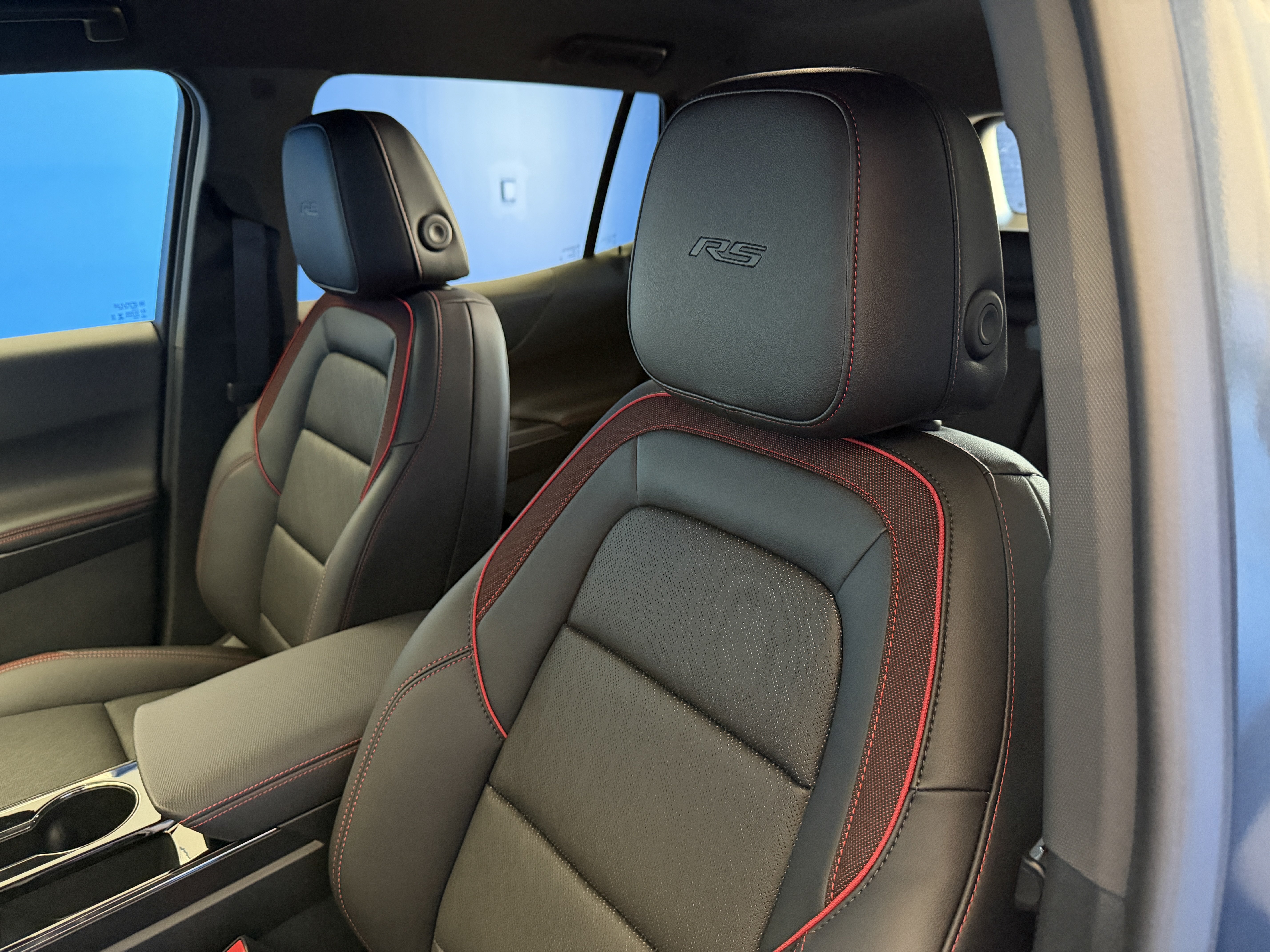 New 2027 Chevrolet Equinox RS w/ Safety and Technology Package AWD/4WD image 12