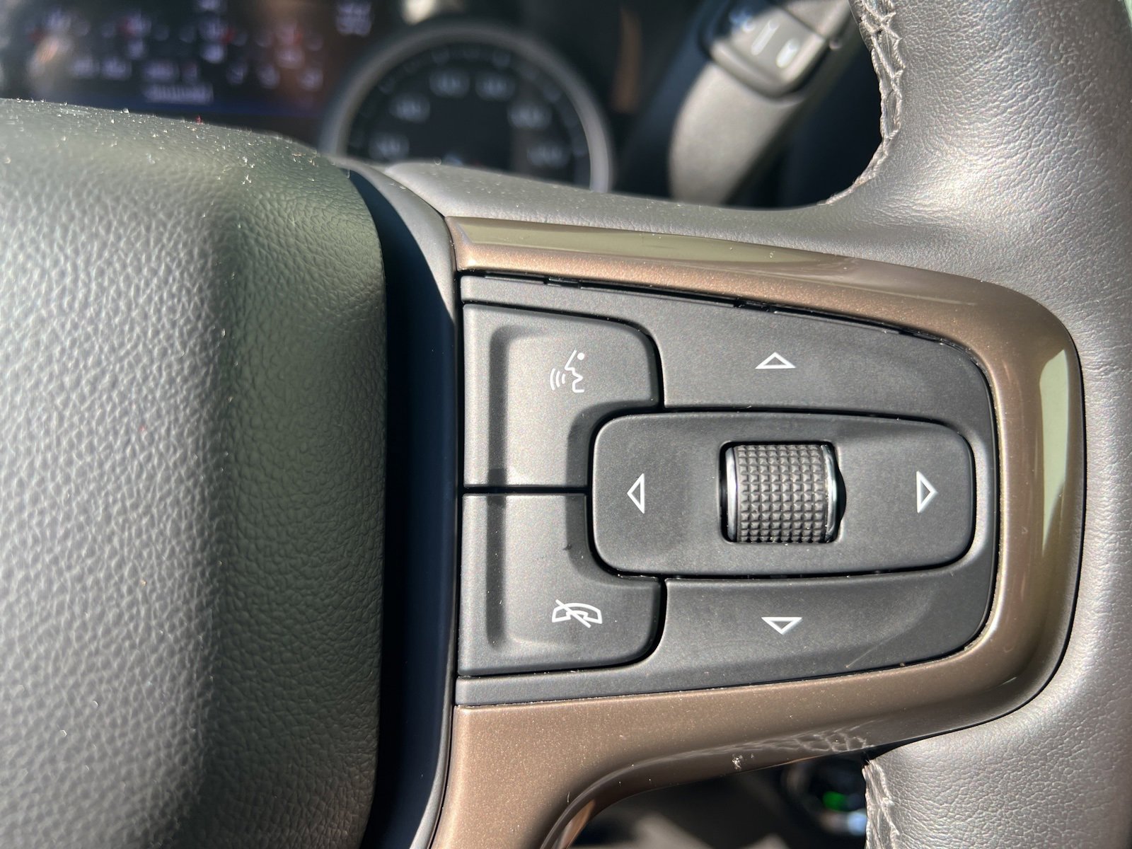 Used 2019 Chevrolet Silverado 1500 High Country w/ Technology Package image 19