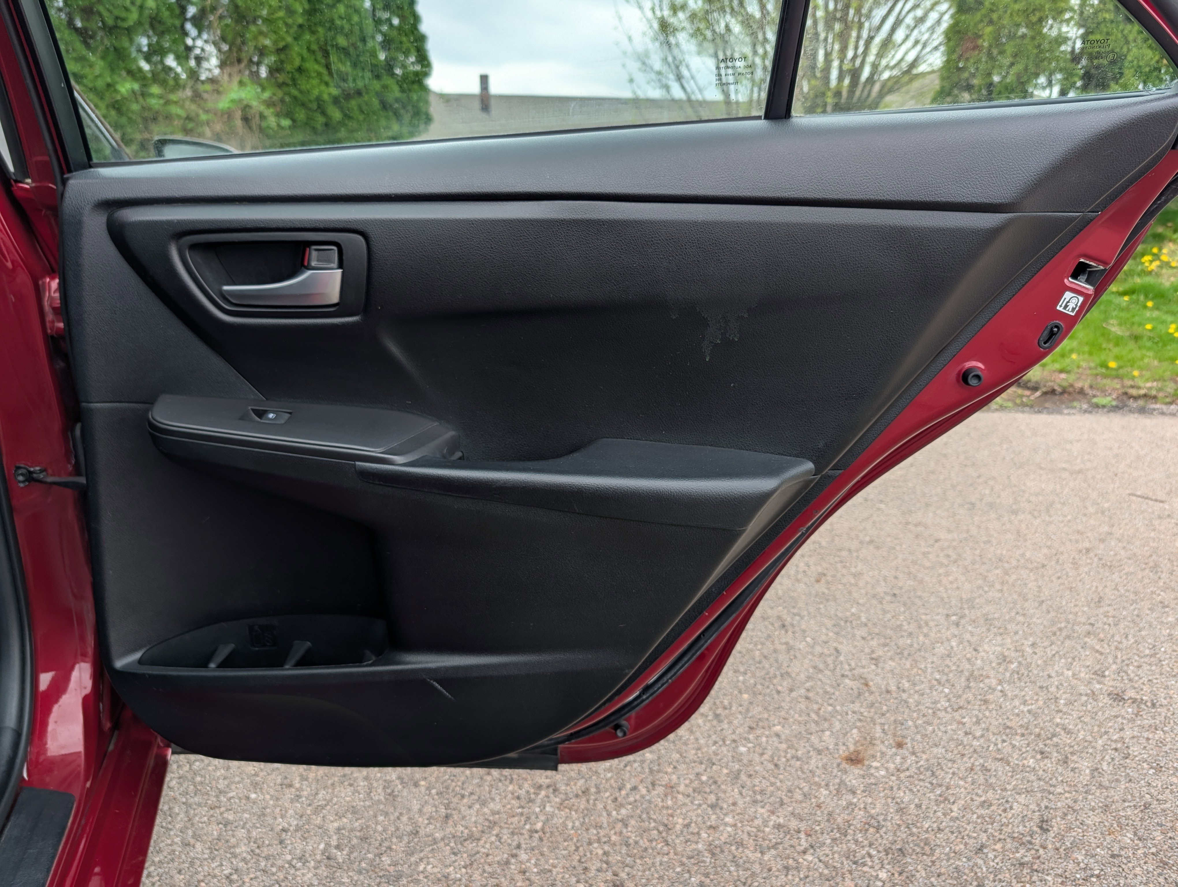 Used 2016 Toyota Camry SE FWD image 31