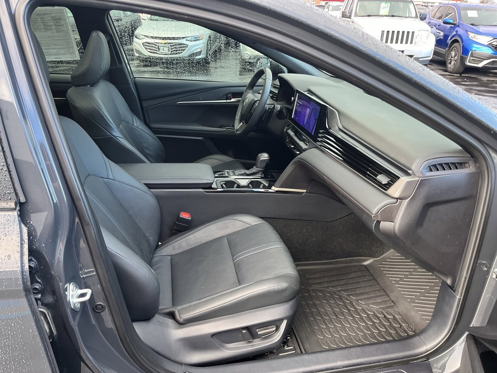 Used 2025 Toyota Camry XSE image 30