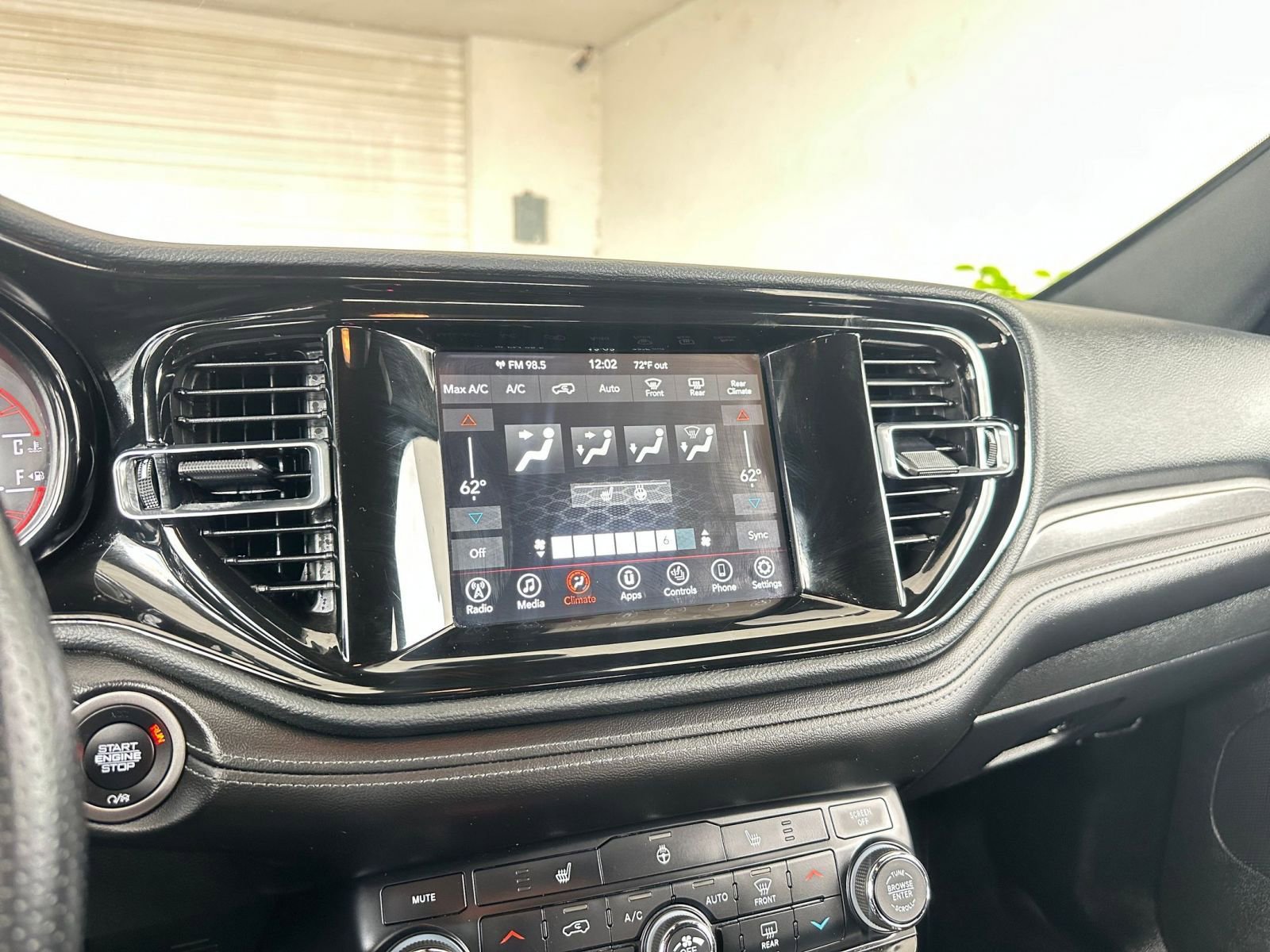 Used 2024 Dodge Durango SXT image 27