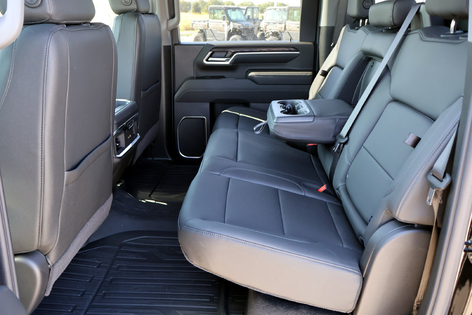 New 2026 GMC Sierra 3500 SLT w/ SLT Convenience Package AWD/4WD image 7