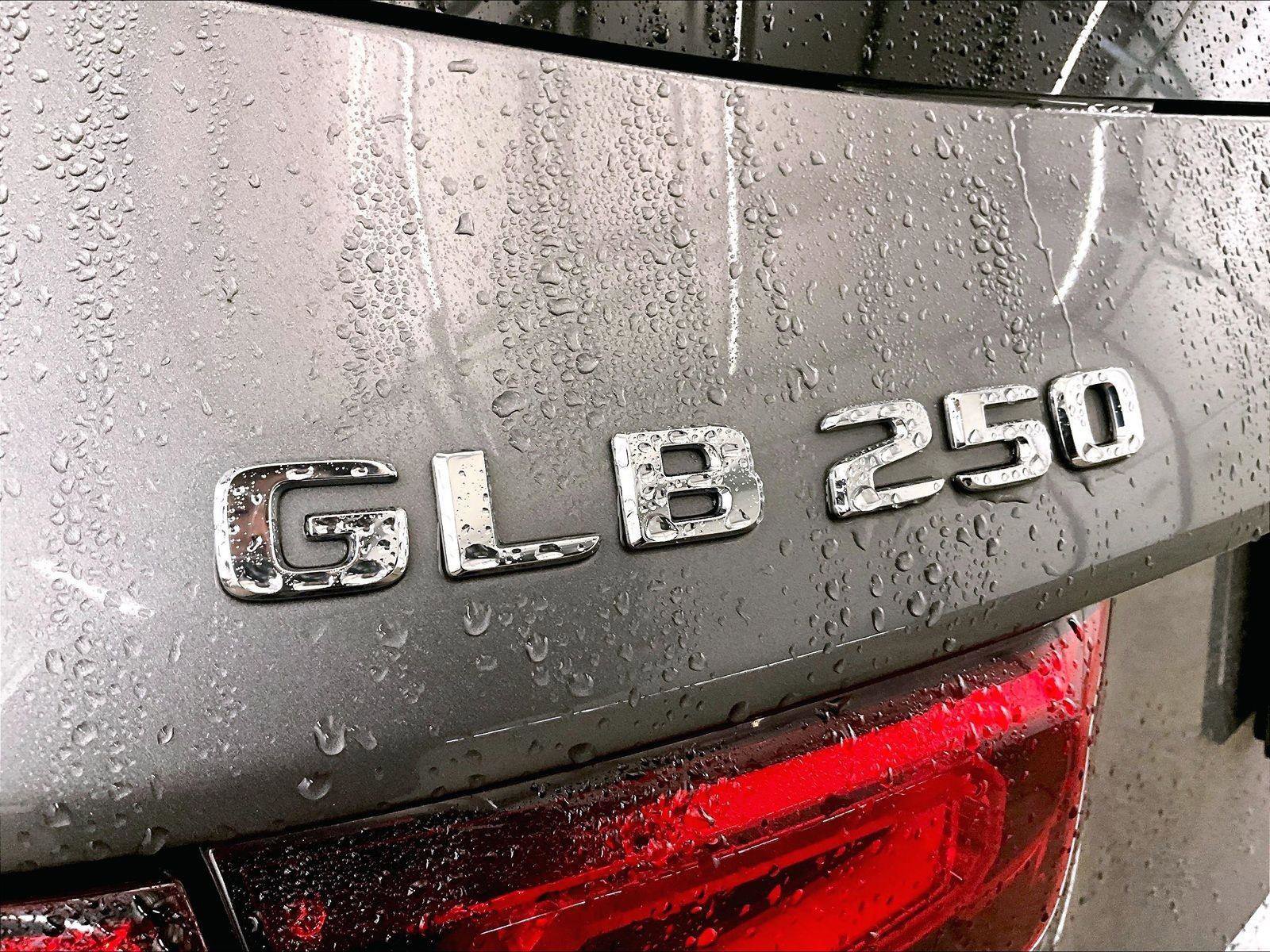 Used 2022 Mercedes-Benz GLB 250 4MATIC image 13