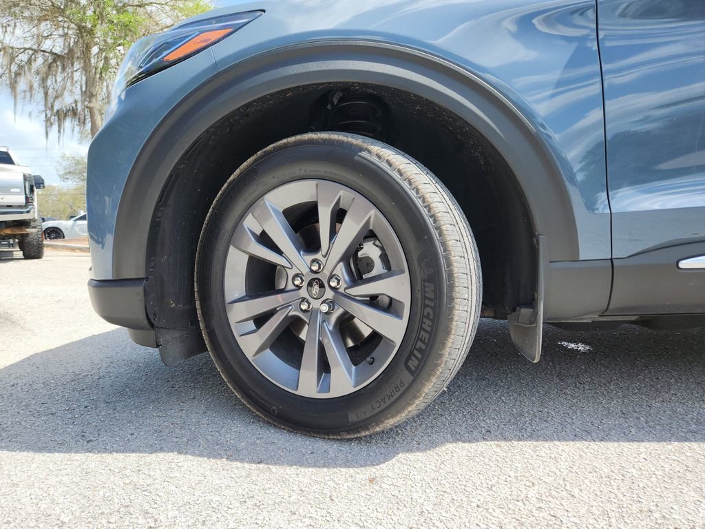 Used 2025 Ford Explorer Active w/ Active Comfort Package image 36